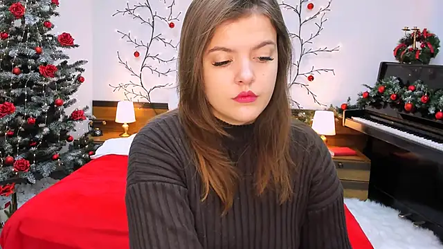 Snapshot of showmeparadise chatting on 12.14.24 showmeparadise online show from 12.14.24