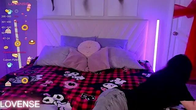 Emily Strikeee online show from 02.06.26