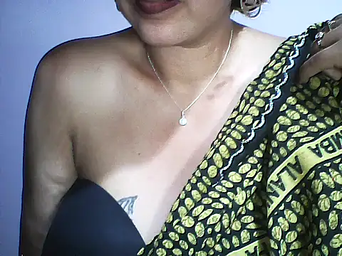 Snapshot of layanah12 chatting on 12.24.24 layanah12 online show from 12.24.24