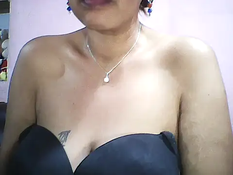 Snapshot of layanah12 chatting on 09.16.25 layanah12 online show from 09.16.25