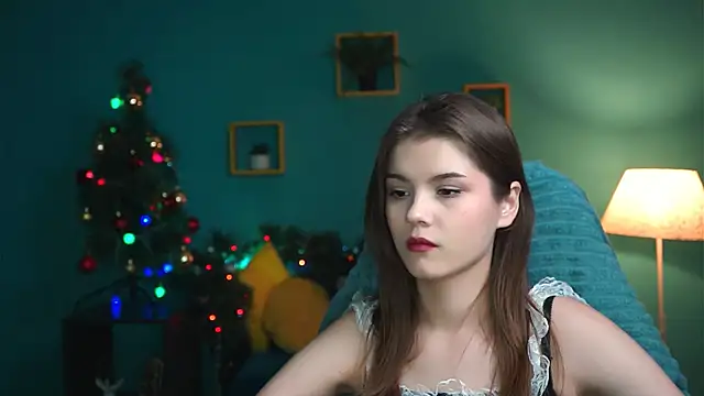 EvaThopson online show from 12.08.24