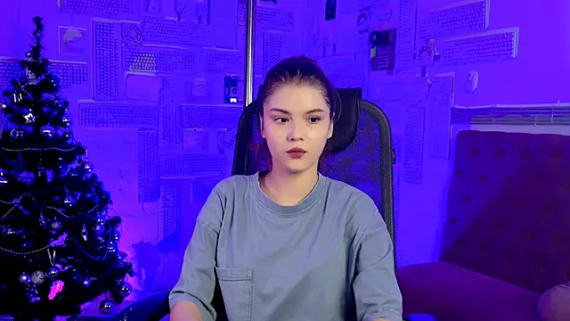 EvaThopson online show from 12.09.24