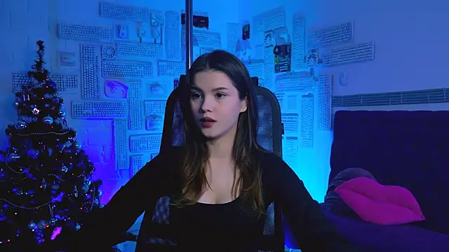 EvaThopson online show from 12.26.24