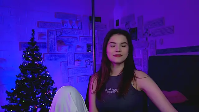 EvaThopson online show from 01.18.25