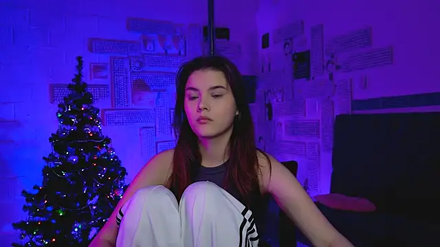 EvaThopson online show from 01.18.25