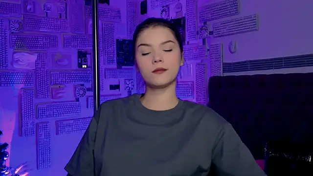 EvaThopson online show from 02.01.25