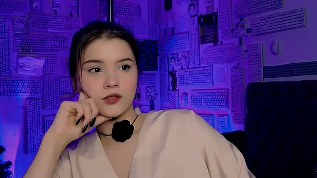 EvaThopson online show from 02.01.25