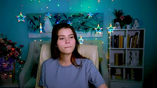 EvaThopson online show from 03.04.25