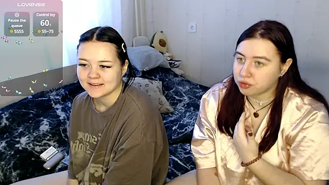 Snapshot of BettyandRich_ chatting on 01.11.25 BettyandRich online show from 01.11.25