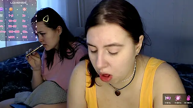 Snapshot of BettyandRich_ chatting on 02.08.25 BettyandRich online show from 02.08.25