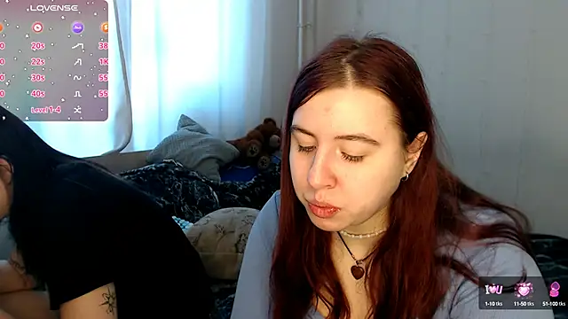 Snapshot of BettyandRich_ chatting on 02.13.25 BettyandRich online show from 02.13.25