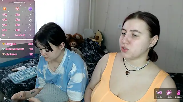Snapshot of BettyandRich_ chatting on 02.15.25 BettyandRich online show from 02.15.25