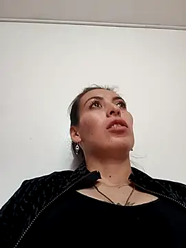 Snapshot of Tefannyy_ chatting on 02.20.25 Tefannyy online show from 02.20.25