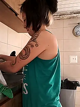 Snapshot of Tefannyy_ chatting on 10.13.25 Tefannyy online show from 10.13.25