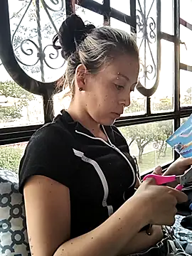 Snapshot of Tefannyy_ chatting on 10.14.25 Tefannyy online show from 10.14.25