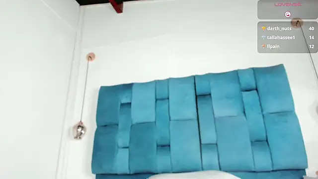 mia  fernandez online show from 03.30.26