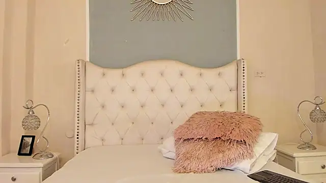 Ambar Collingg online show from 02.08.25