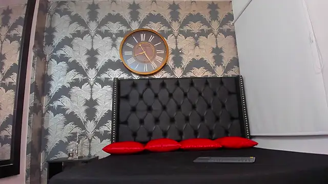 Ambar Collingg online show from 02.10.25