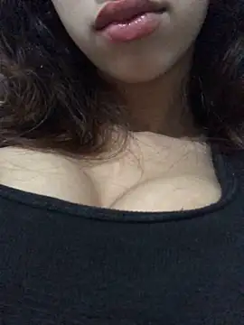 Snapshot of Yonaaaaaaaaa chatting on 02.14.25 Yonaaaaaaaaa online show from 02.14.25