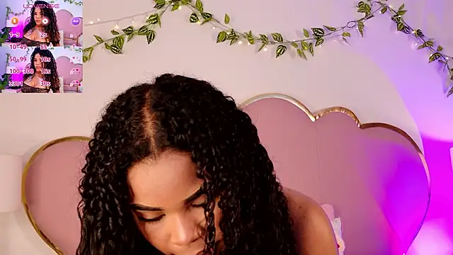 Snapshot of NahiaraReina chatting on 02.10.26 NahiaraReina online show from 02.10.26