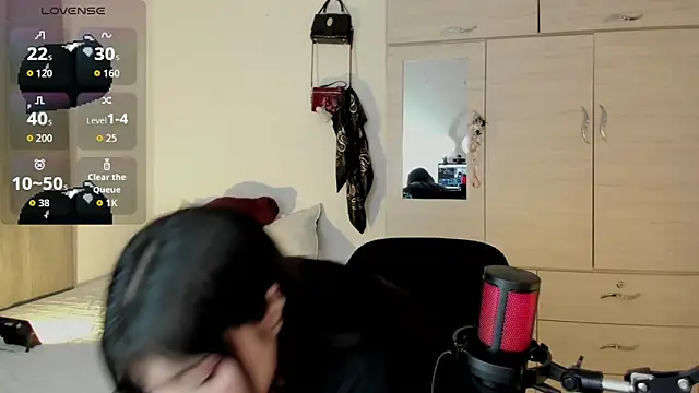 Ju Kyung online show from 10.18.25