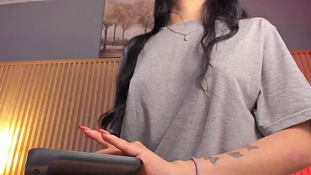 Snapshot of lana_dol chatting on 10.28.25 lana dol online show from 10.28.25