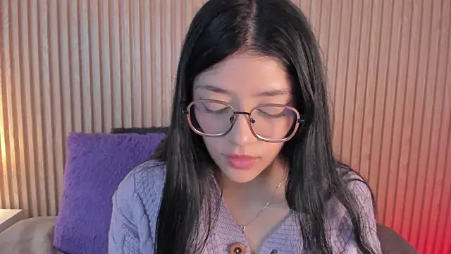 Snapshot of lana_dol chatting on 11.18.25 lana dol online show from 11.18.25