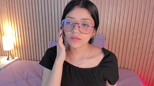 Snapshot of lana_dol chatting on 11.22.25 lana dol online show from 11.22.25