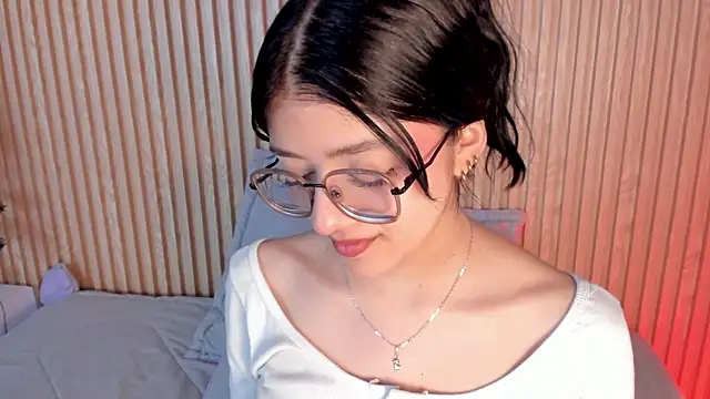 Snapshot of lana_dol chatting on 11.28.25 lana dol online show from 11.28.25