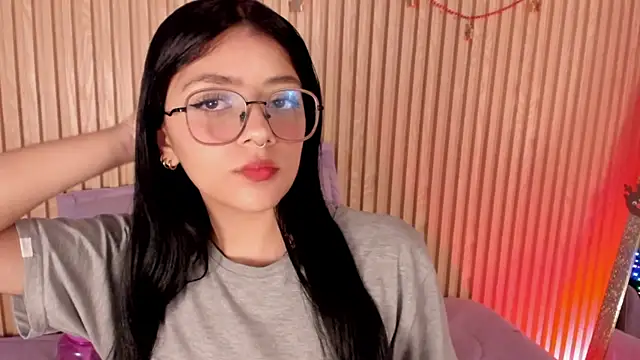 Snapshot of lana_dol chatting on 12.20.25 lana dol online show from 12.20.25