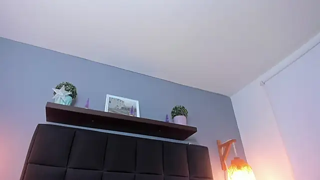 Snapshot of noaah_brown chatting on 12.22.24 noaah brown online show from 12.22.24