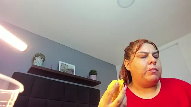 Snapshot of noaah_brown chatting on 12.27.24 noaah brown online show from 12.27.24