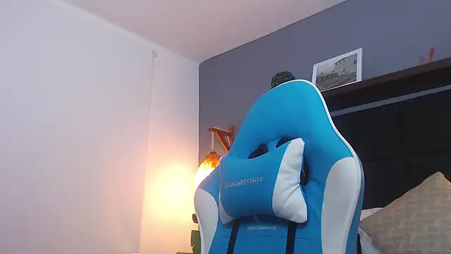 Snapshot of noaah_brown chatting on 03.03.25 noaah brown online show from 03.03.25