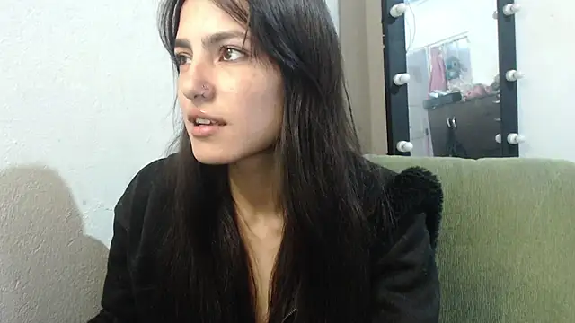 Snapshot of skinny_sweet2411 chatting on 05.25.26 skinny sweet2411 online show from 05.25.26