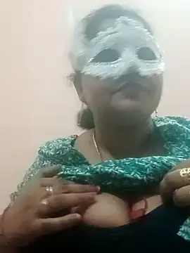 Snapshot of seemi_bhabhi chatting on 02.20.25 seemi bhabhi online show from 02.20.25