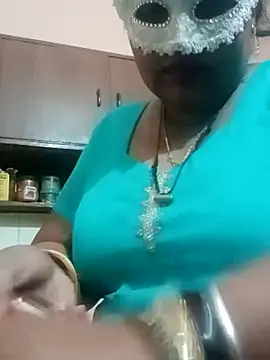 Snapshot of seemi_bhabhi chatting on 02.22.25 seemi bhabhi online show from 02.22.25