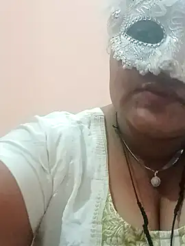 Snapshot of seemi_bhabhi chatting on 02.26.25 seemi bhabhi online show from 02.26.25