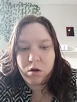 CurvyMilf1992 online show from 10.15.25