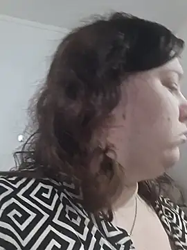 CurvyMilf1992 online show from 10.17.25