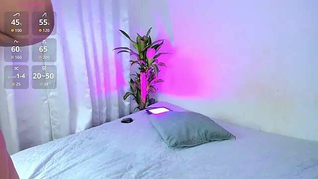 Snapshot of lanaa_paul1 chatting on 02.23.26 lanaa paul1 online show from 02.23.26