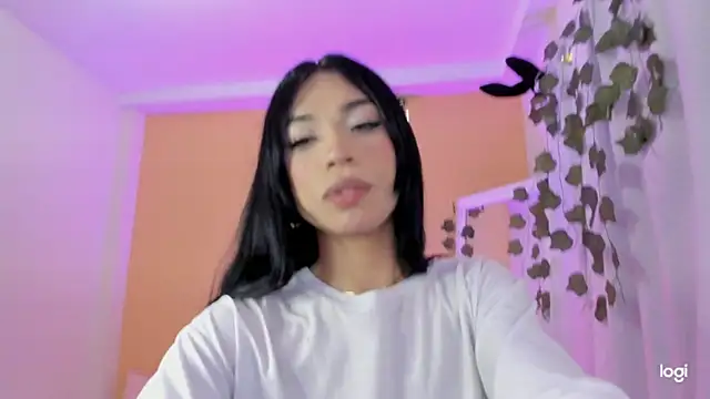 Snapshot of AndreaSweet_ chatting on 02.05.25 AndreaSweet  online show from 02.05.25