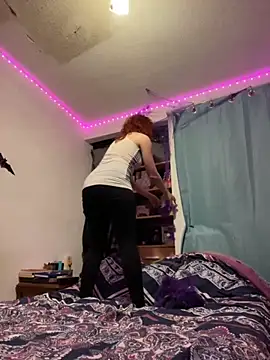 Nina-Chick777 online show from 10.21.25