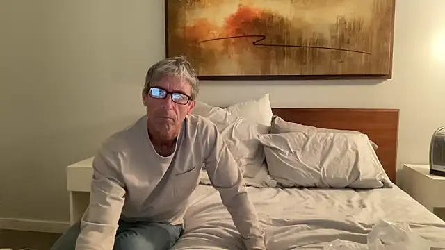 Snapshot of jakesy4all chatting on 10.31.25 jakesy4all online show from 10.31.25