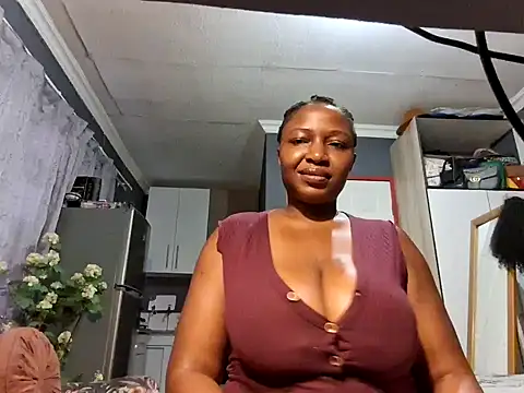 EbonyRose9 online show from 12.15.24
