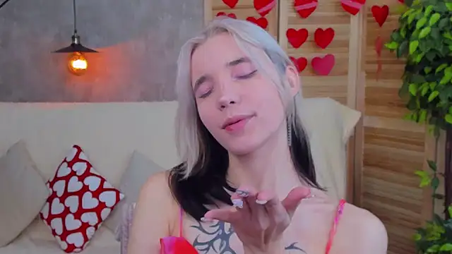 Snapshot of as1an_girlfriend chatting on 02.16.25 as1an girlfriend online show from 02.16.25