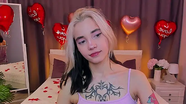 Snapshot of as1an_girlfriend chatting on 02.18.25 as1an girlfriend online show from 02.18.25