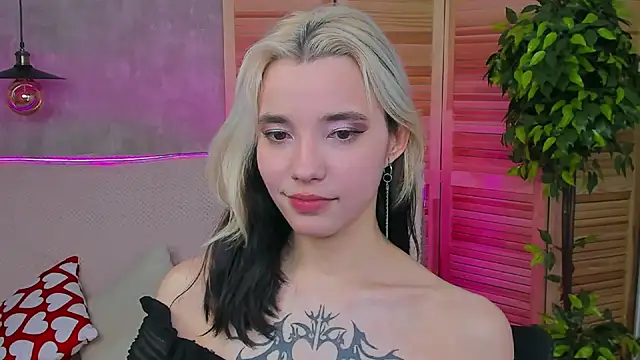 Snapshot of as1an_girlfriend chatting on 03.05.25 as1an girlfriend online show from 03.05.25