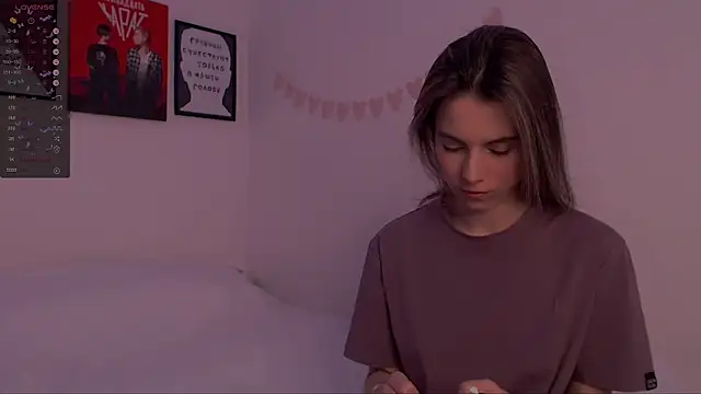 Snapshot of _ni_kiss chatting on 12.14.24 ni kiss online show from 12.14.24