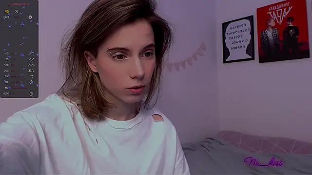 Snapshot of _ni_kiss chatting on 03.12.25 ni kiss online show from 03.12.25