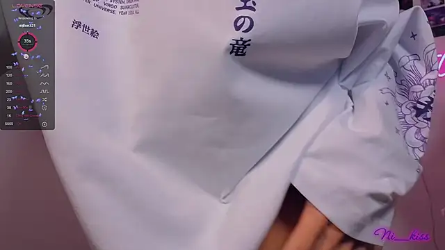 Snapshot of _ni_kiss chatting on 09.28.25 ni kiss online show from 09.28.25